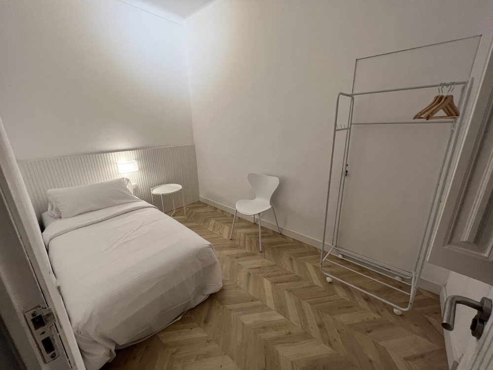 Basic Room, Shared Bathroom photo 3