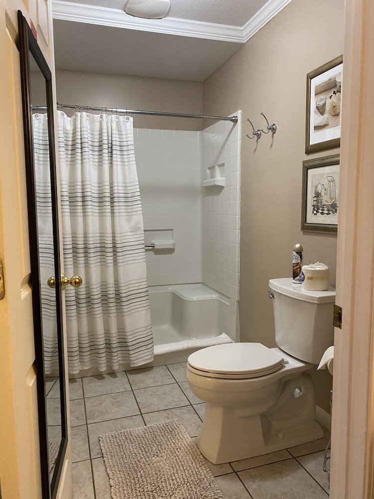 Romantic Room, 1 Queen Bed, Ground Floor (Pet Friendly) photo 2