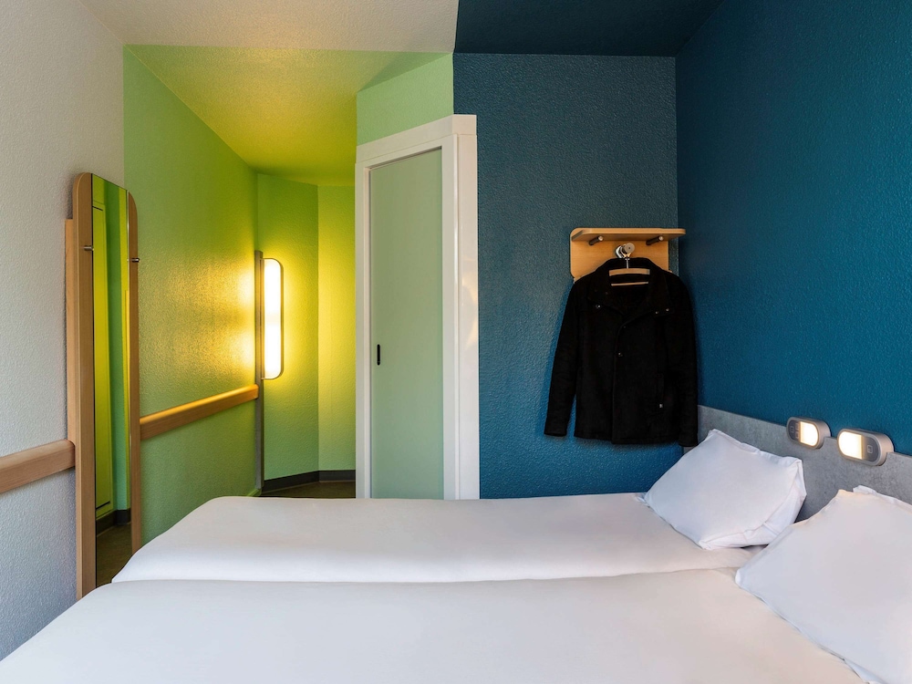 Twin Room, 2 Twin Beds photo 3