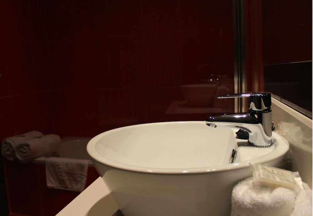Double Room - Photo 7