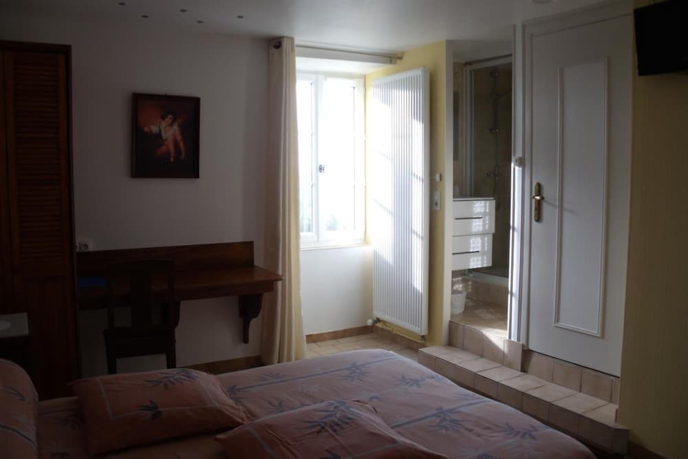 Standard Double Room, Non Smoking, Hill View photo 2