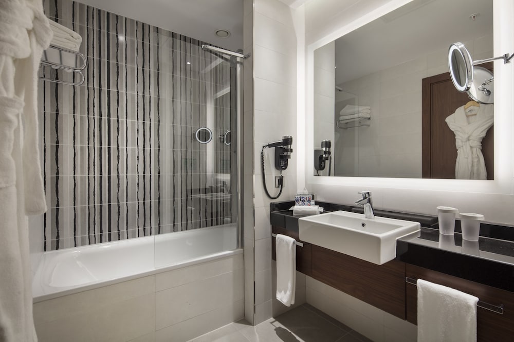 Suite, 1 King Bed, Smoking, Sea View