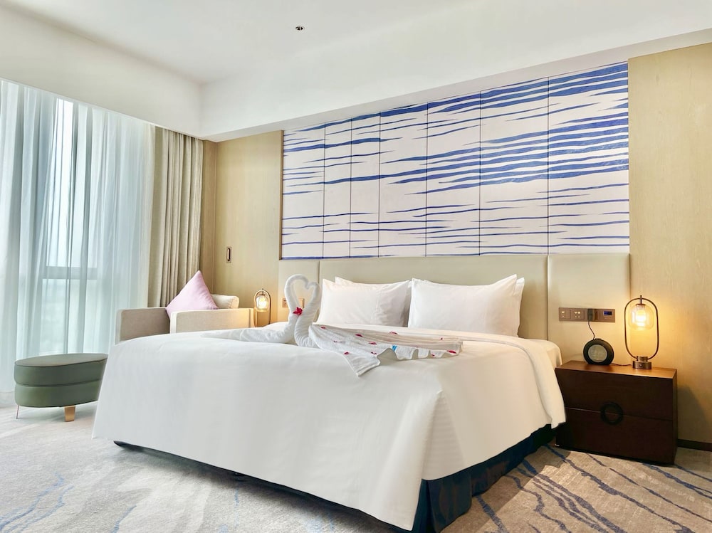 Luxury Suite, 1 King Bed photo 1