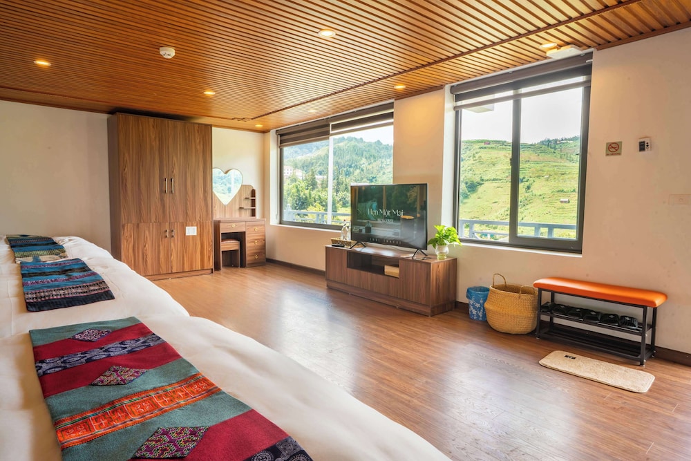 Family Room, Mountain View - Photo 4