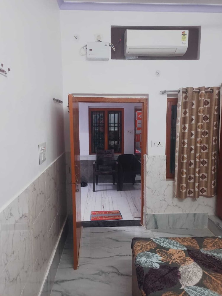 Family Room, Balcony photo 1