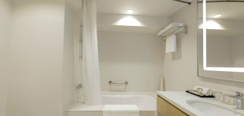 Superior Twin Room (Partly Non-Smoking Room (with closed window)) photo 3