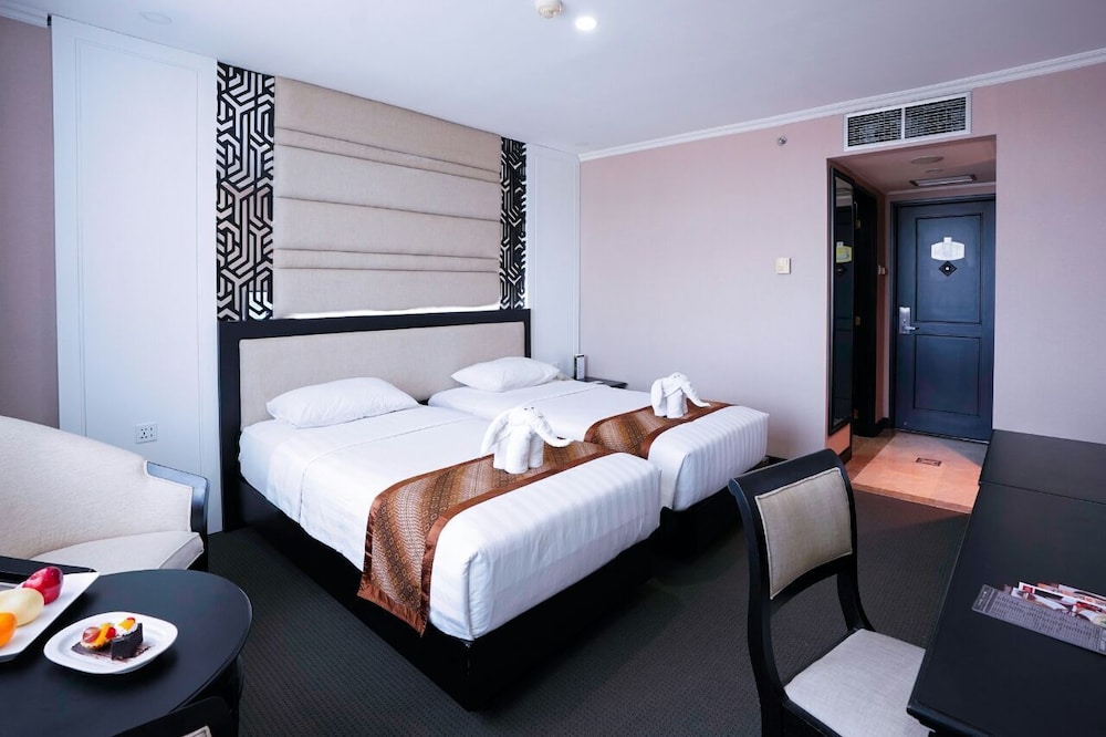 DELUXE KING ROOM - Photo 4