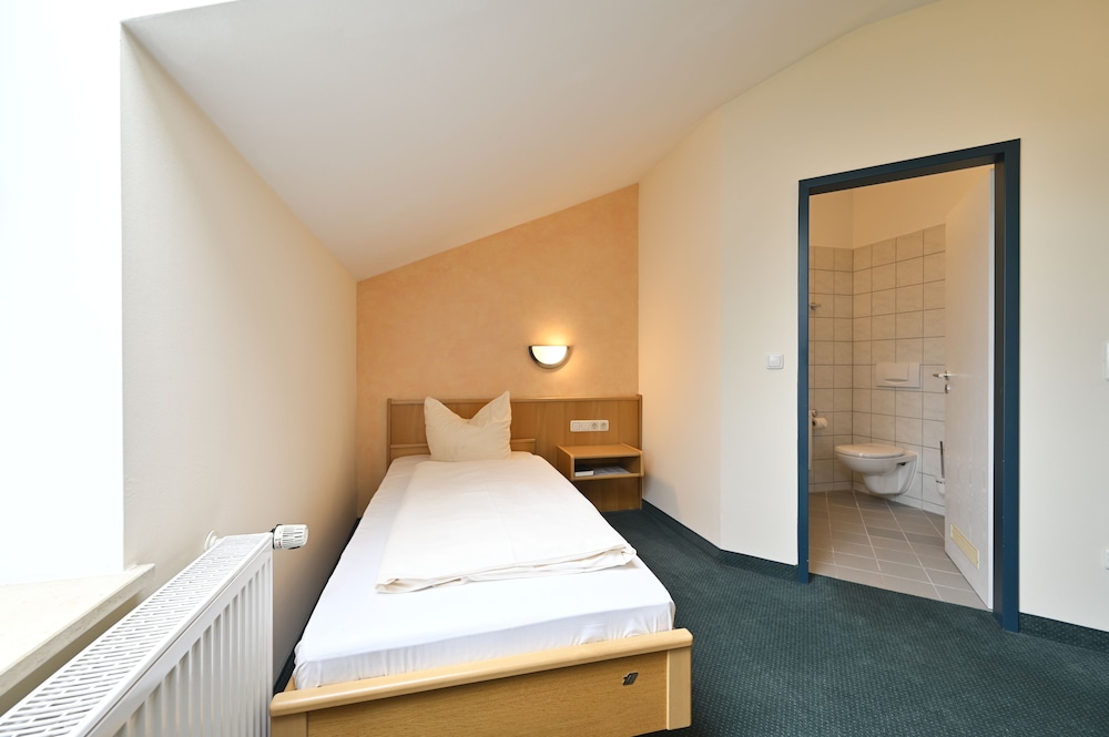 Single Room (Standard) photo 2