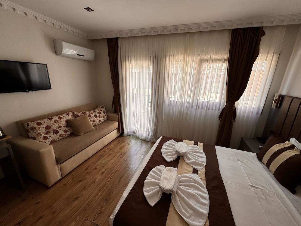 Superior Room, Balcony, City View photo 3
