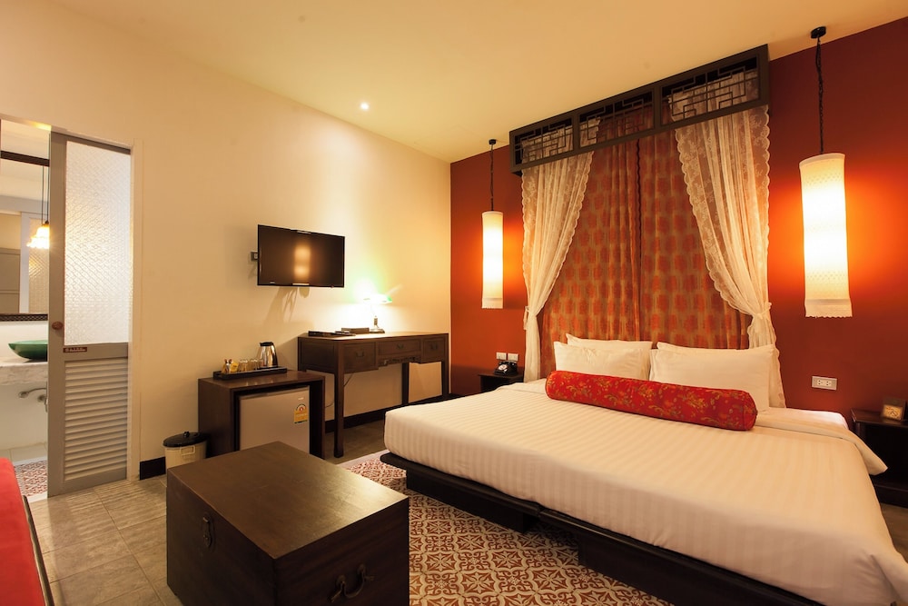 Deluxe Room - Photo 7