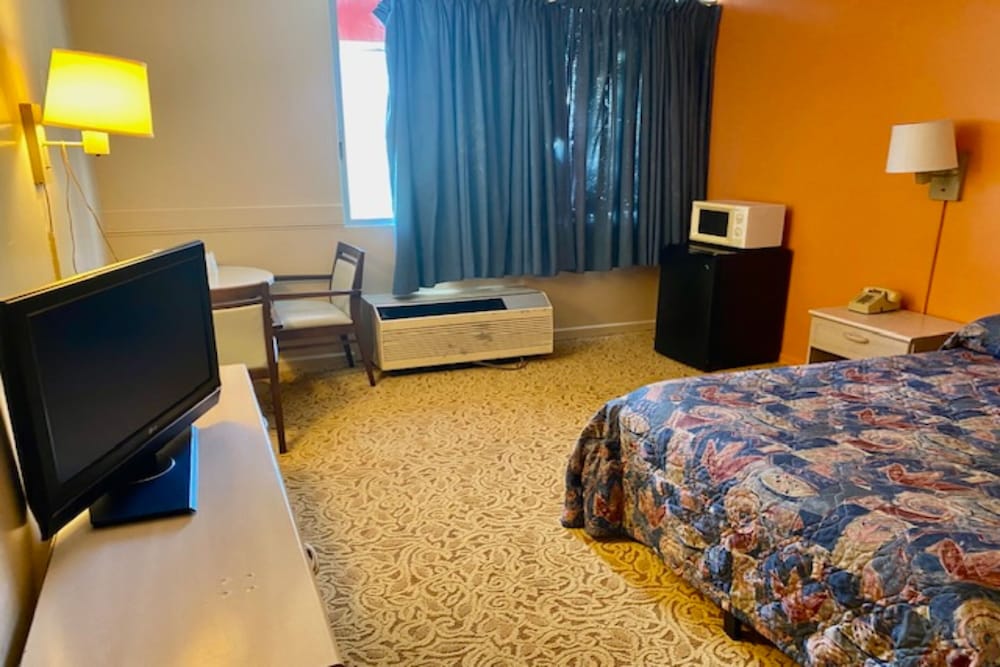Room, 1 Double Bed, Non Smoking - Photo 2