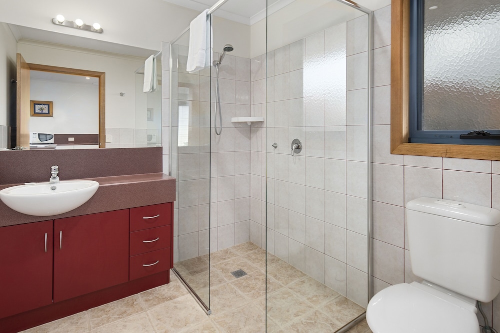Superior Garden Apartment photo 3