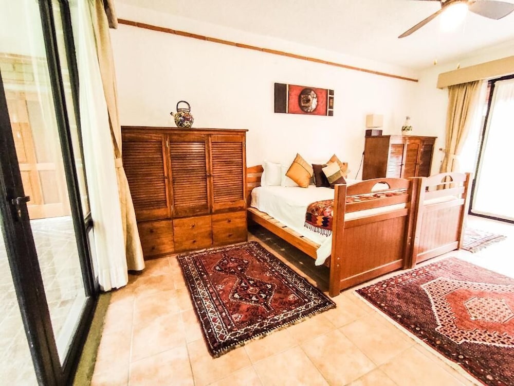 Hacienda Suite with private external bathroom photo 3