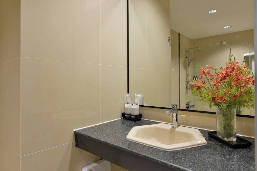 Executive Room - Photo 7