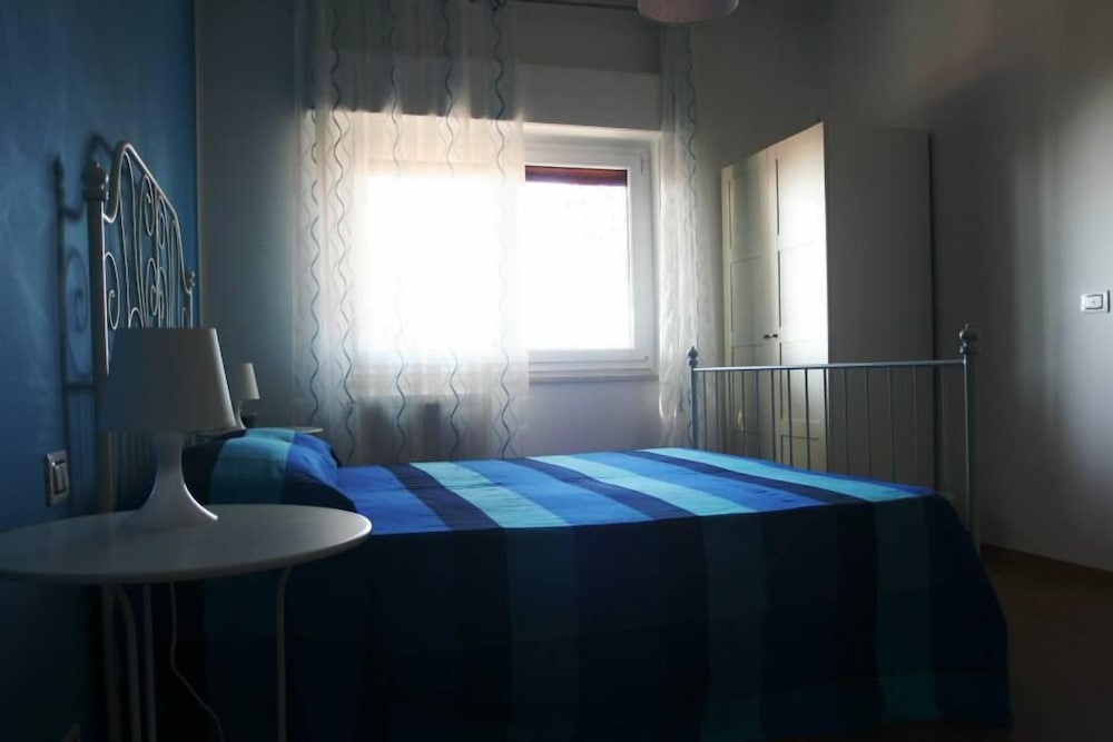 Double Room (With Extra Bed) photo 3