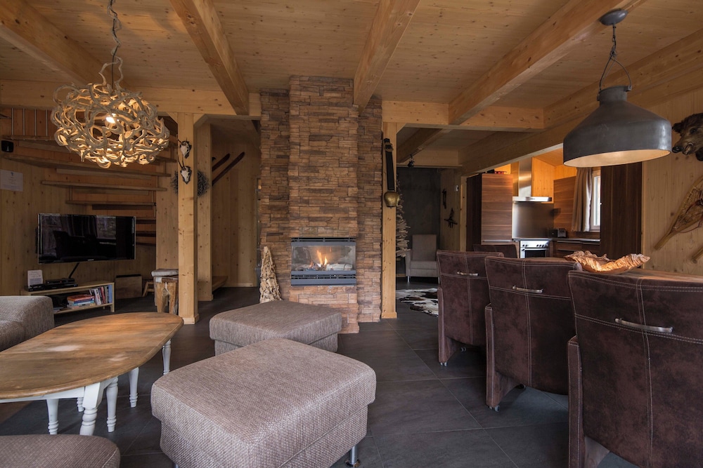 Ferienhaus # 16 mit IR-Sauna & Whirlpool innen