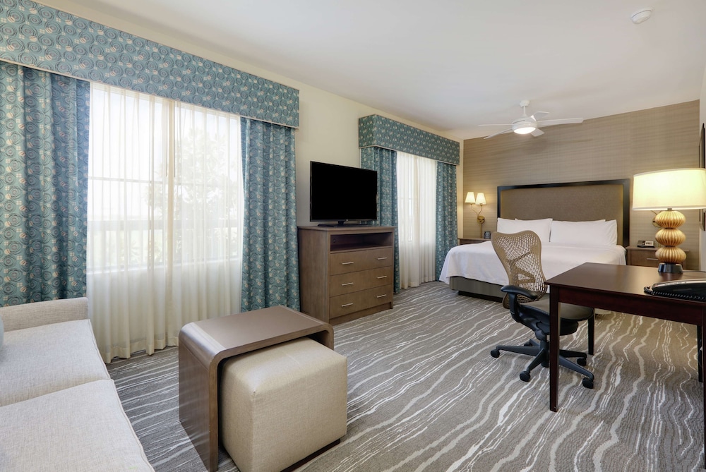 Studio Suite, 1 King Bed with Sofa bed, Accessible, Bathtub (Mobility & Hearing) - Photo 1