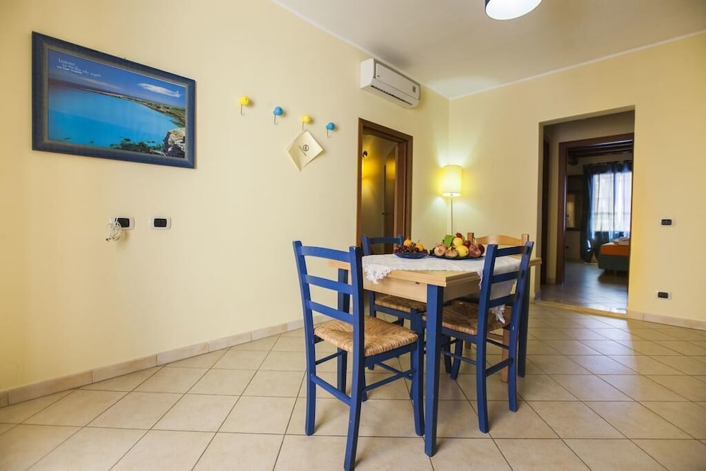 Family Apartment, 2 Bedrooms - Photo 10