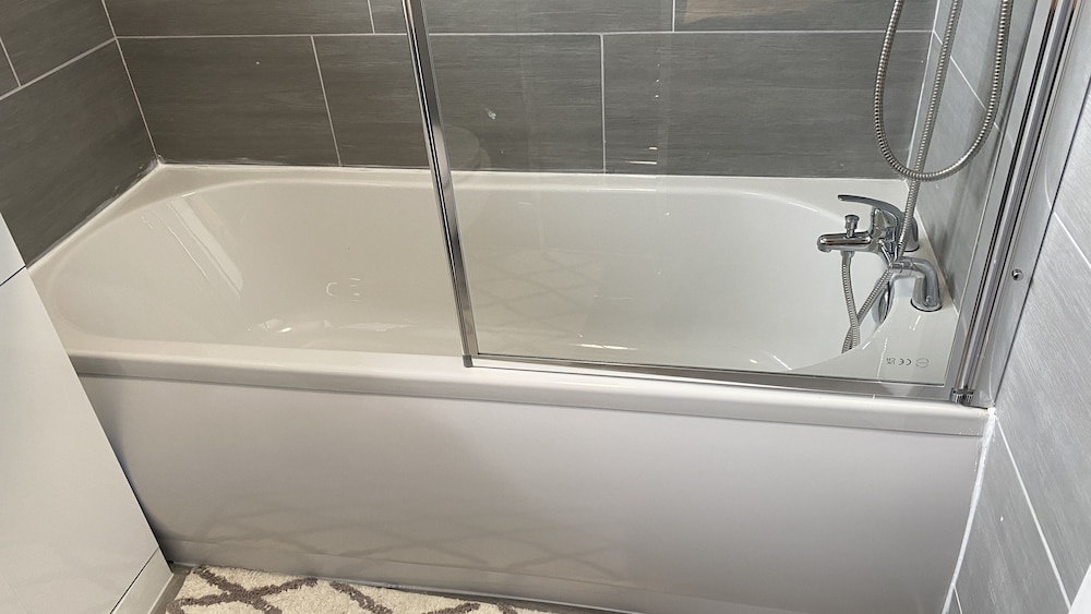 Bv Luxury Spacious 3 Bedroom House At Isaac Close, Photo 30