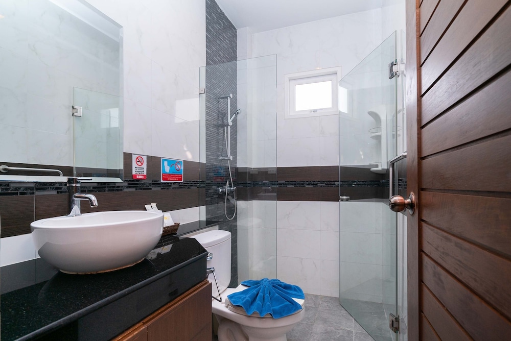 3 Bedroom Pool Villa with Garden photo 2