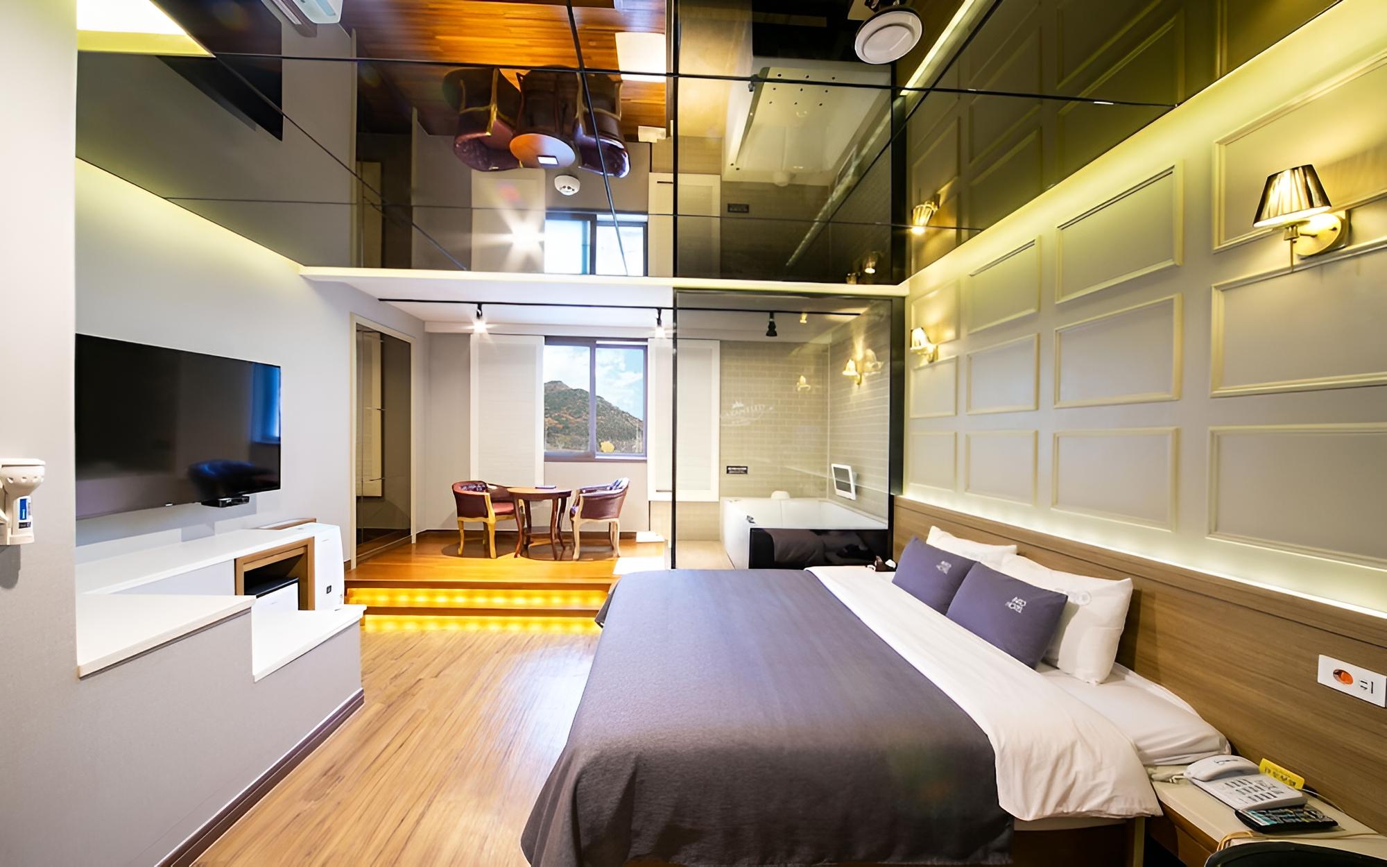 Room (VVIP (Netflix personal account Large ) - Photo 5
