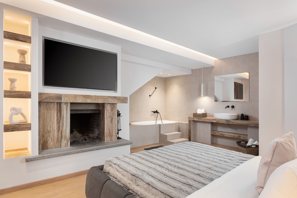 Deluxe Suite photo 1