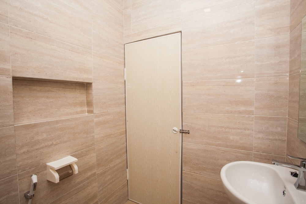 Standard Twin Room - Photo 5