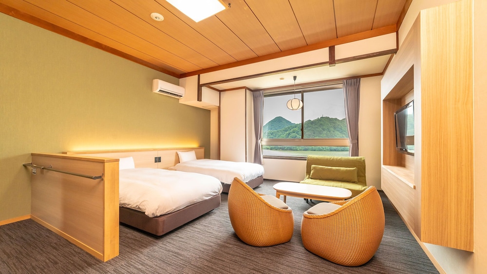 Superior Twin Room(River Side) - Shower Only - Non-Smoking