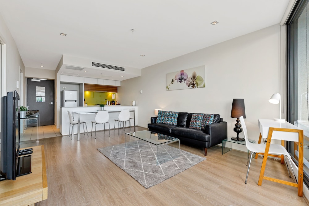 Deluxe One Bedroom VIP Apartment - Harbour View photo 3