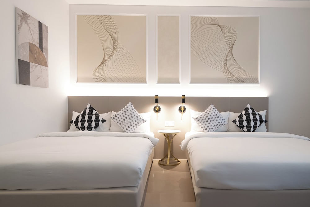 Modern Luxury Studio