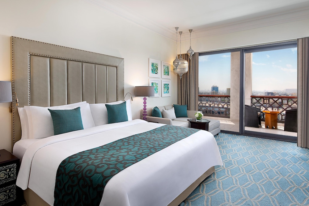 Deluxe Room, 1 King Bed, Balcony (View) photo 1