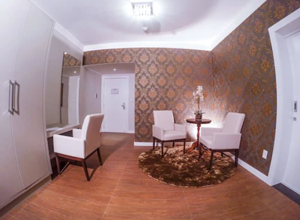 Suite, Hot Tub photo 3