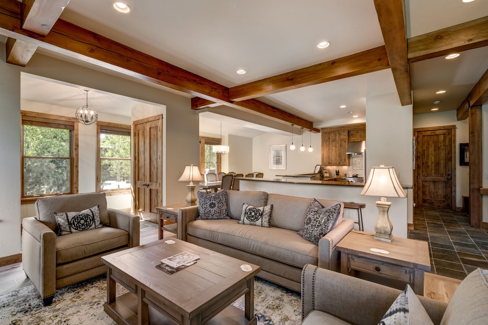 Grand House, 4 Bedrooms, Non Smoking photo 1