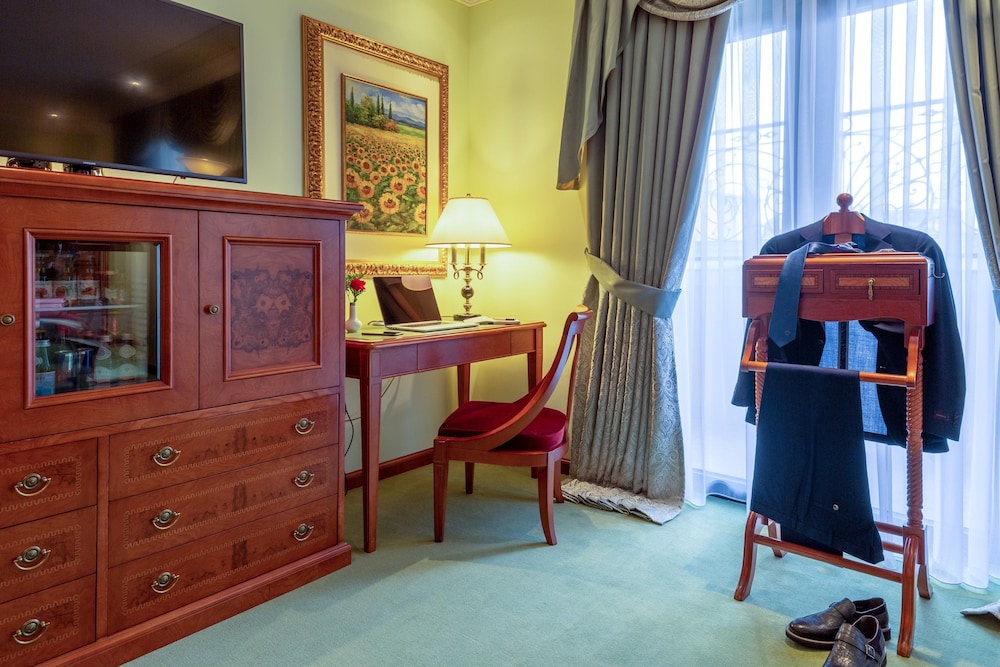 Deluxe Room - Photo 1