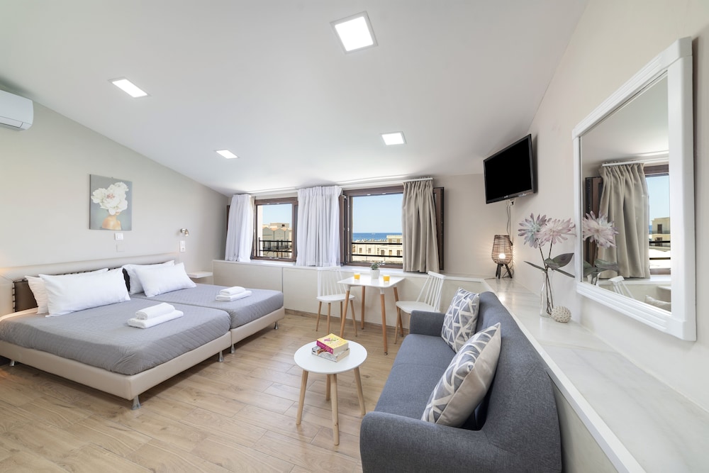 Superior Room, Refrigerator, Harbor View photo 1
