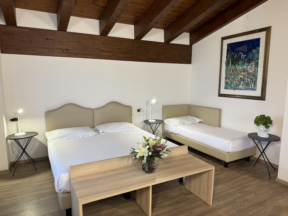Junior Suite - Photo 1