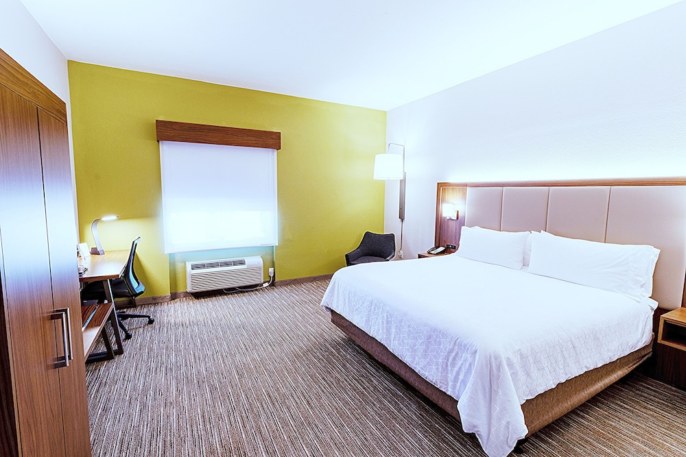 Standard Room, 1 King Bed - Photo 4