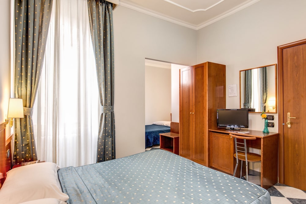 Economy Double Room photo 2
