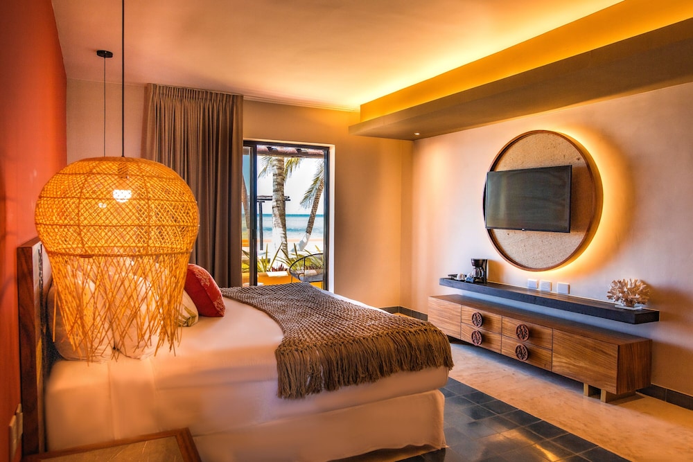 Premium Room, 1 King Bed, Ocean View photo 1