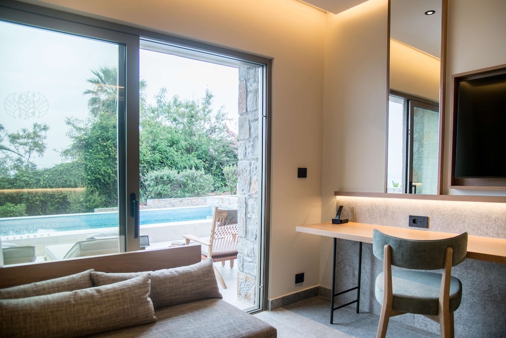 Sanctuary Suites Sea View Private Pool - Photo 17