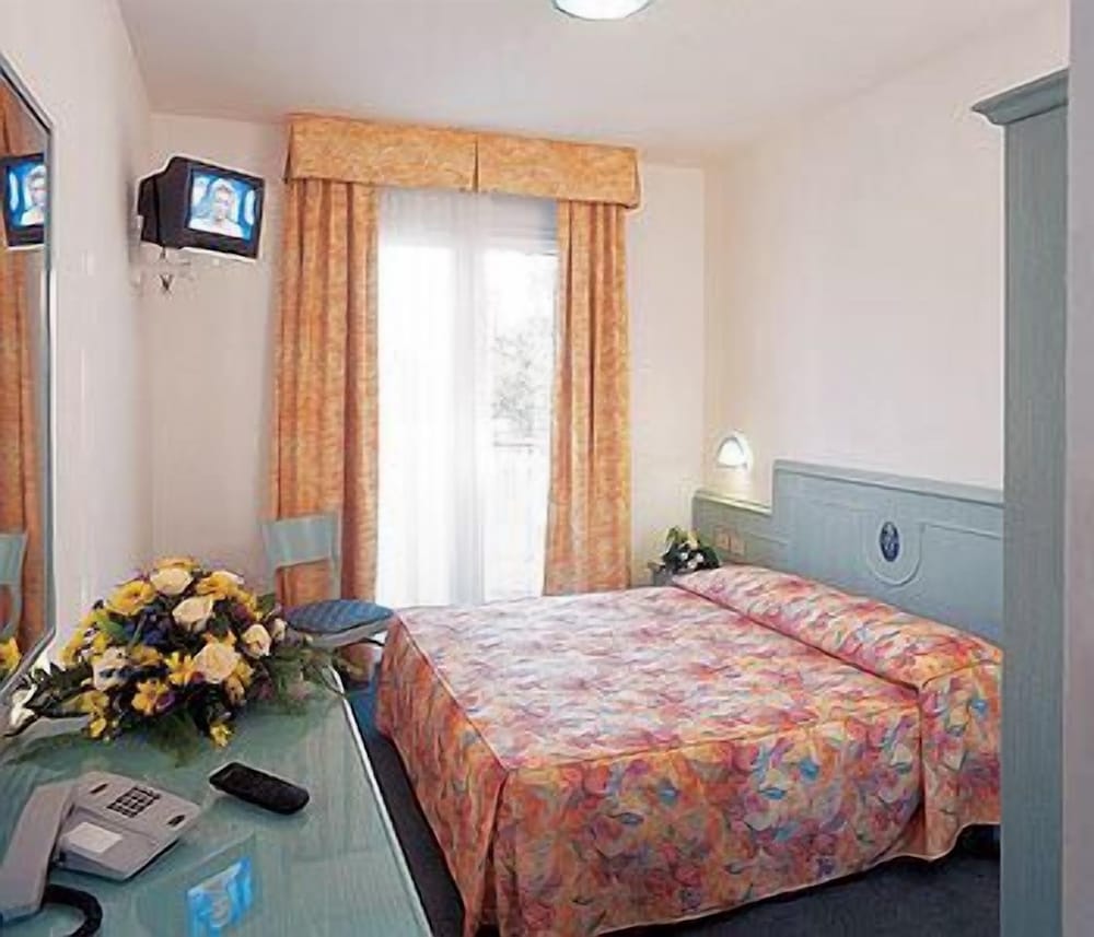 Classic Double or Twin Room, Non Smoking, Balcony - Photo 1