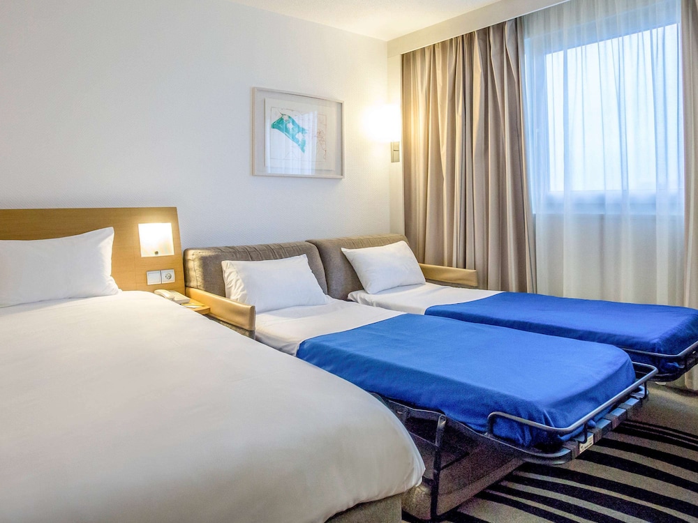 Superior Room, Multiple Beds - Photo 4