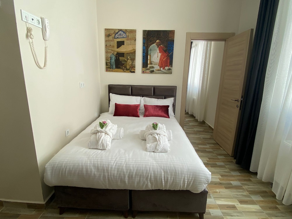Deluxe Suite photo 2