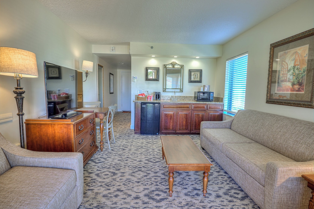 Two Story Townhouse Suite, Partial Oceanview, Jetted Tub photo 1