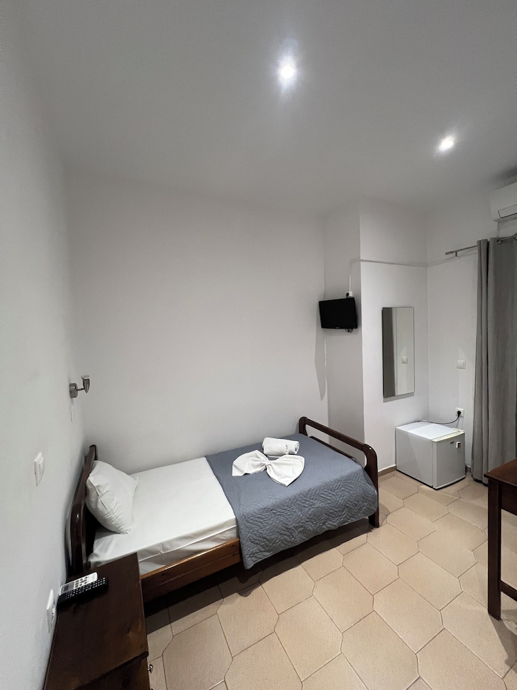 Economy Single Room, Garden View