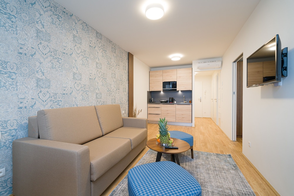 Deluxe Apartment (Top 7)