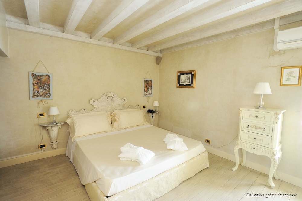 Suite (Tower)(Spa Access) photo 2