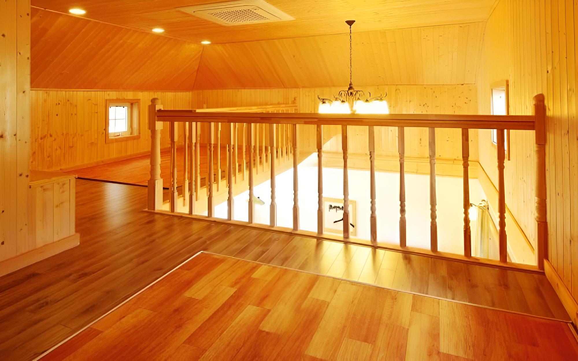 Room (Andante)