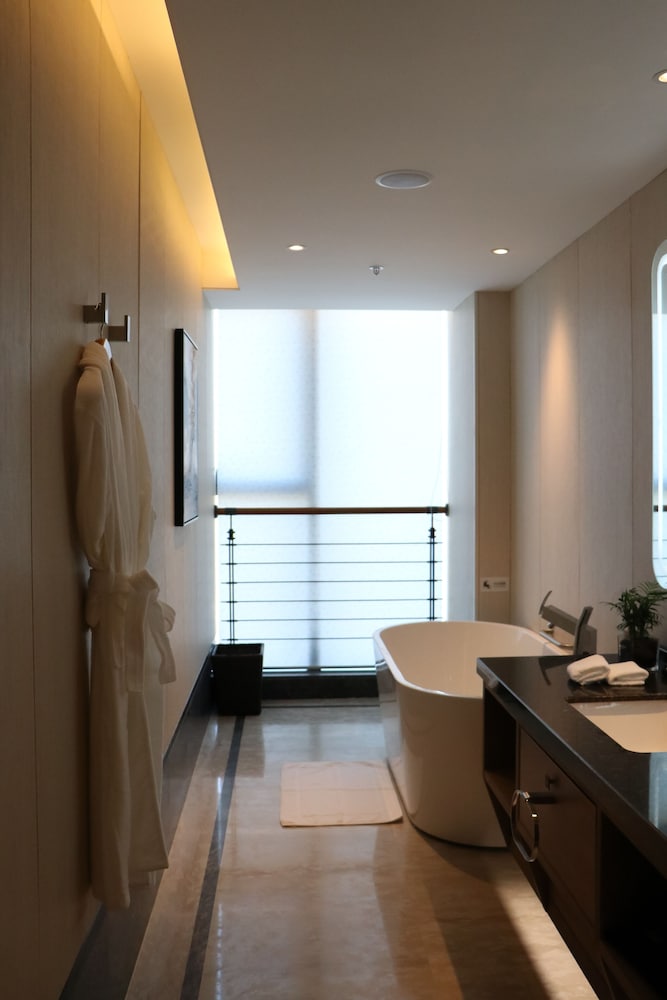 Luxury Double Room, 1 King Bed photo 3