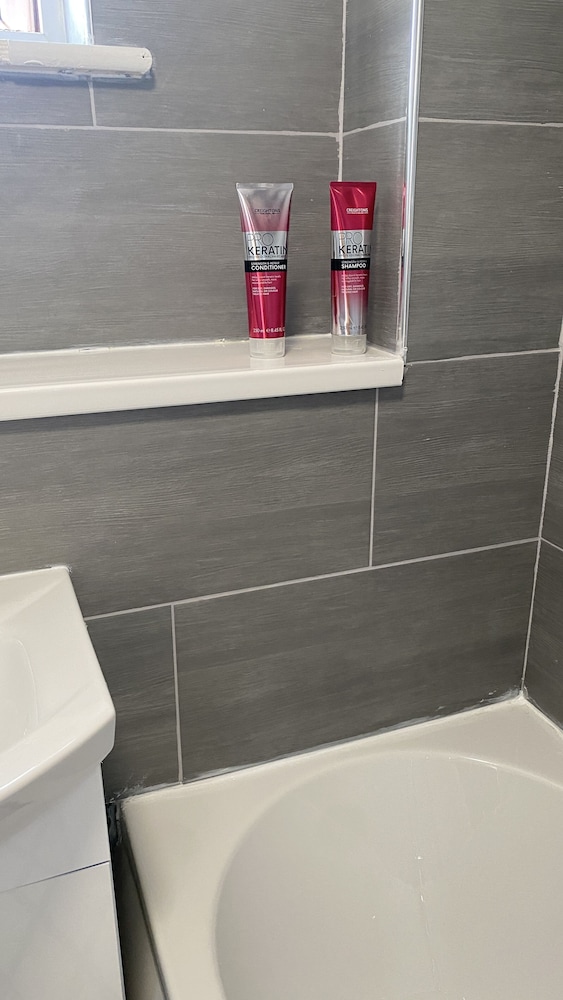 Bv Luxury Spacious 3 Bedroom House At Isaac Close, Photo 28